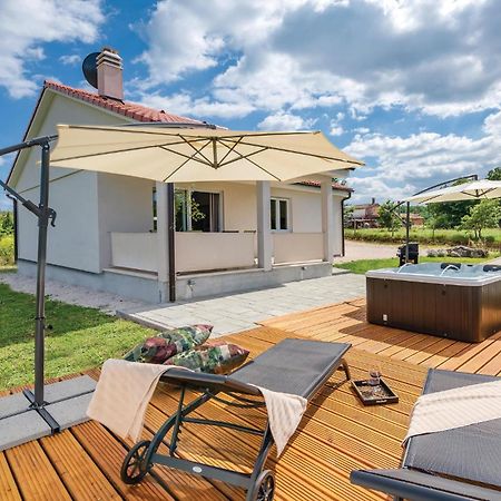 Amazing Home In Rakotule With Kitchen Екстериор снимка